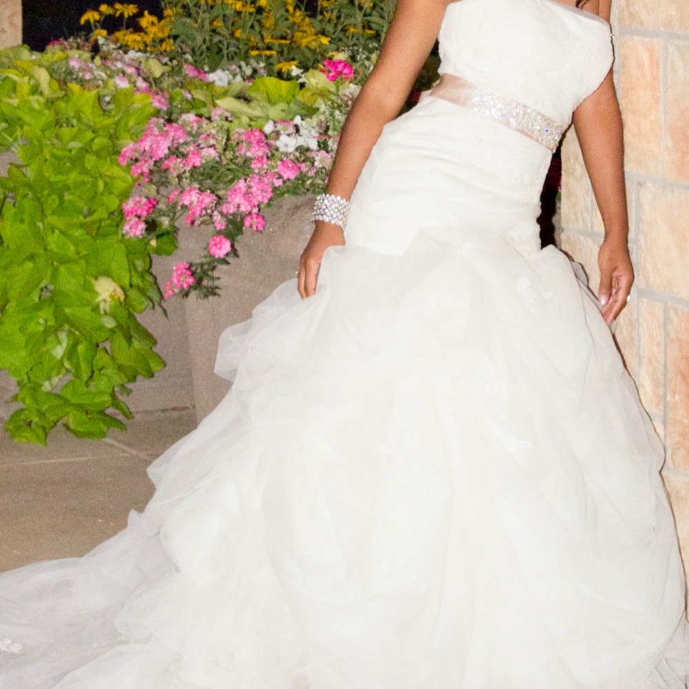 Wedding dress - Picture 3 of 3
